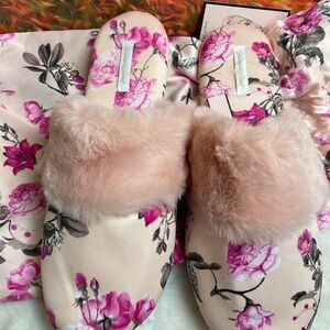 Victoria's Secret Pink Floral Faux-Fur Slides